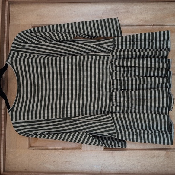 Entro green & tan striped top, peplum - Picture 4 of 4
